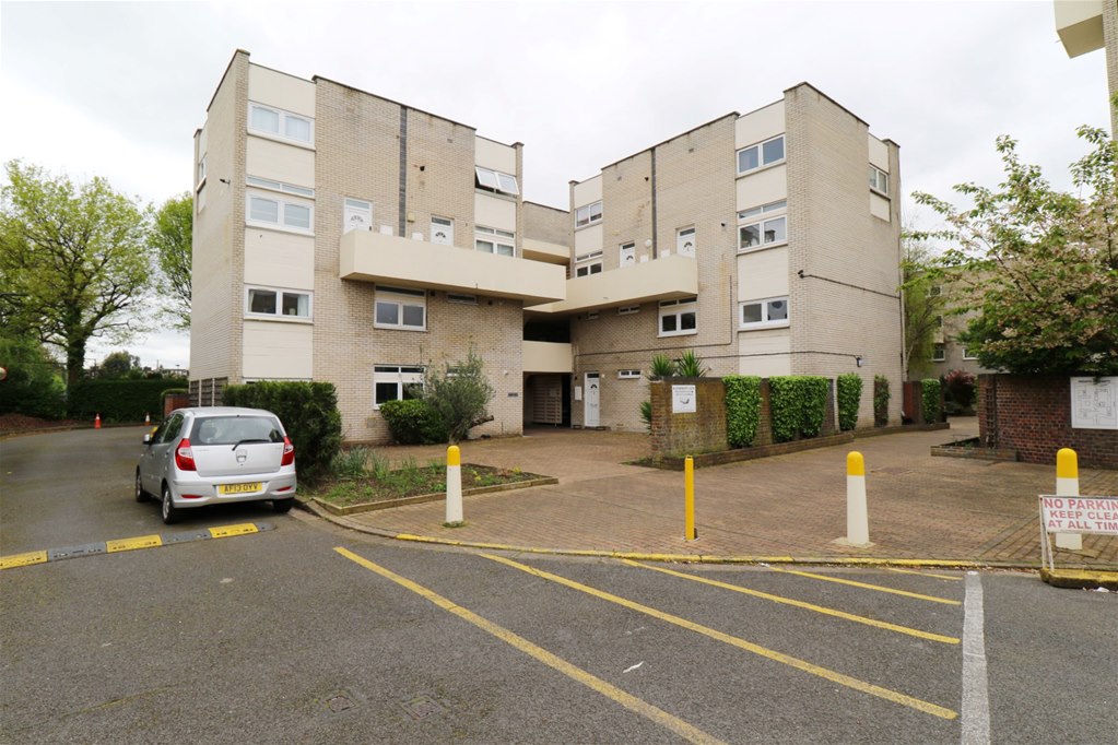 Oakley Avenue, Ealing Common, London